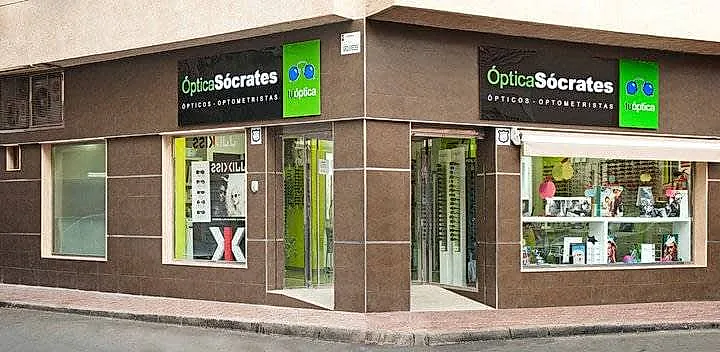 Óptica Sócrates Vícar fachada